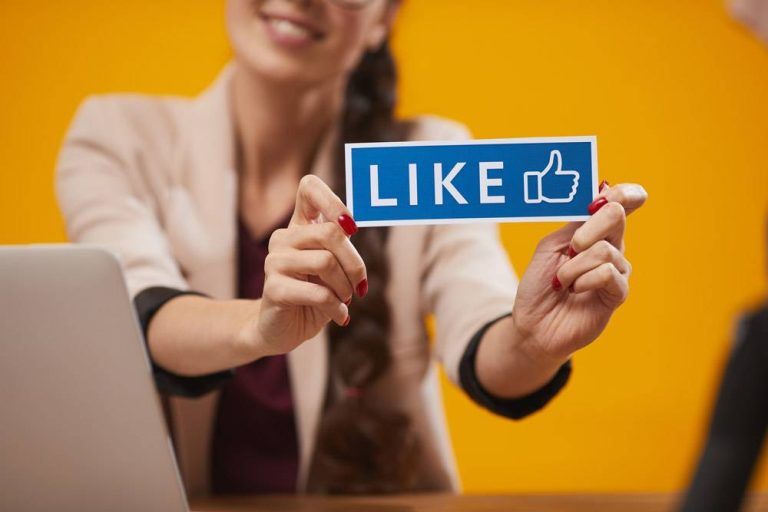 alkimedia gestione social network aziendali facebook instagram linkedin